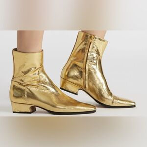 Steve Madden Dusty Gold Leather Boots